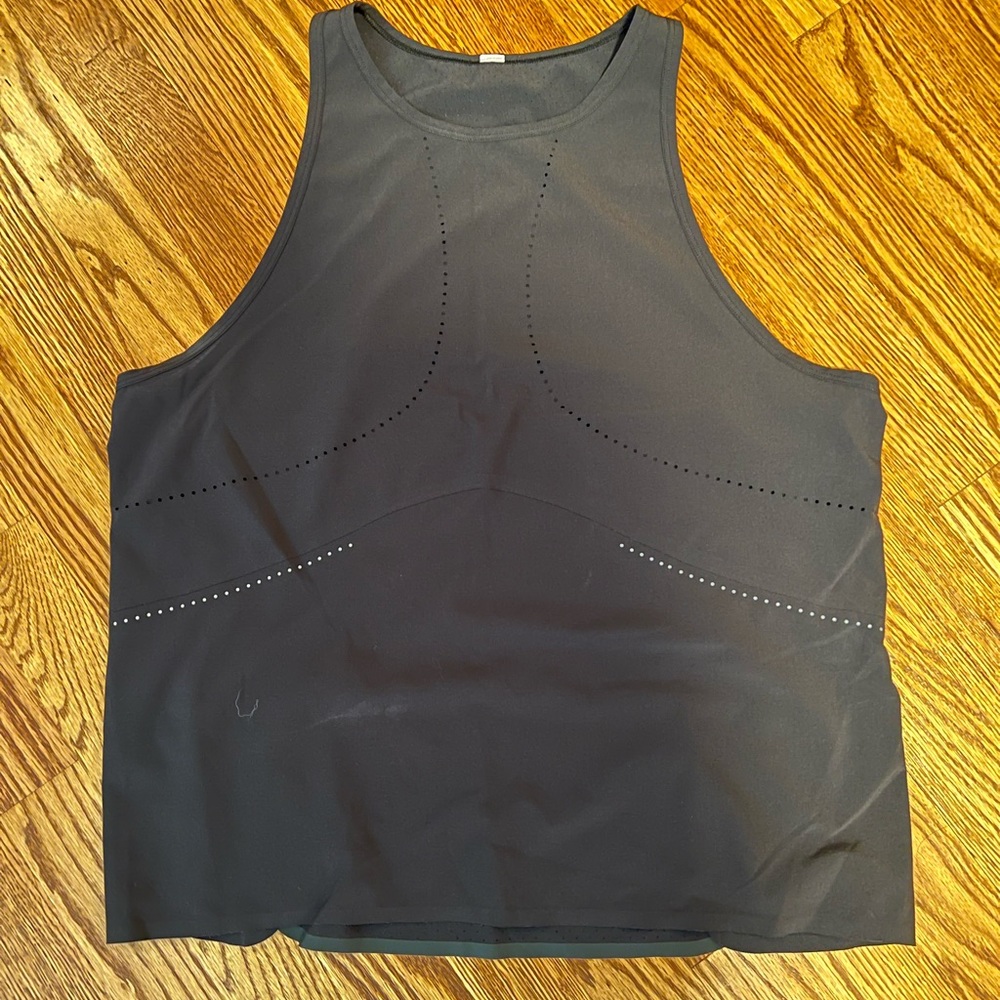 Lululemon lightweight stretch tank, size 8, black